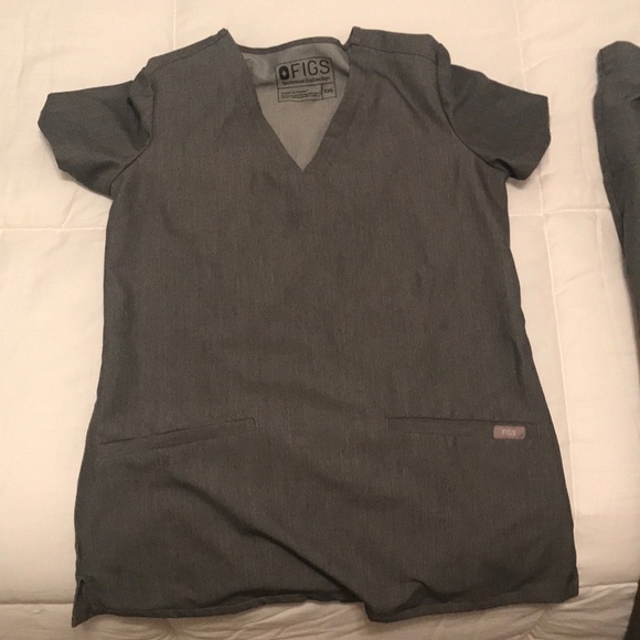 Figs Tops - Graphite figs scrub top